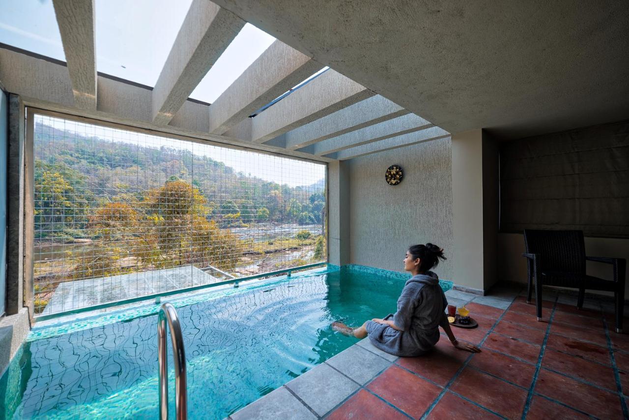 Niraamaya Retreats Samroha Athirappilly Exteriör bild