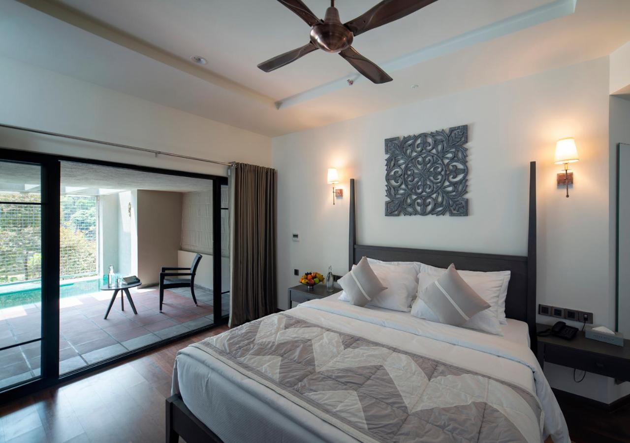 Niraamaya Retreats Samroha Athirappilly Exteriör bild