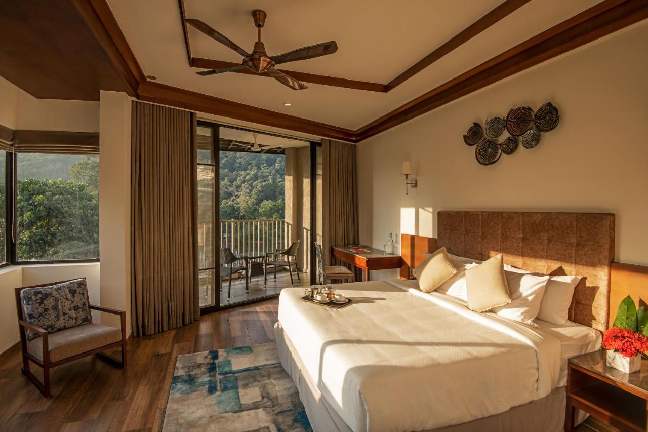 Niraamaya Retreats Samroha Athirappilly Exteriör bild